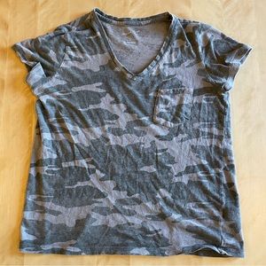 Camo print v-neck t-shirt